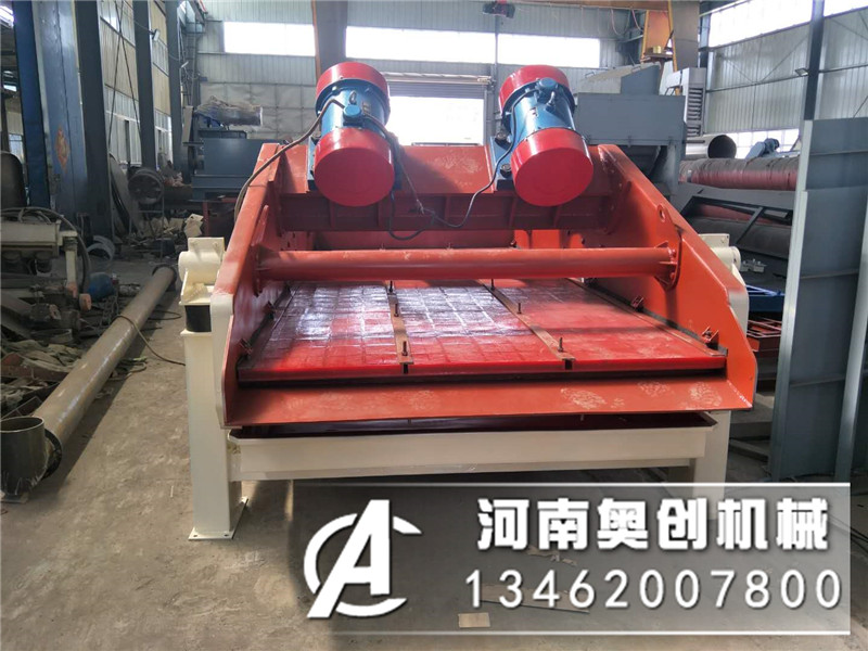 石英砂專用直線振動篩采用加大篩孔改善篩分過程