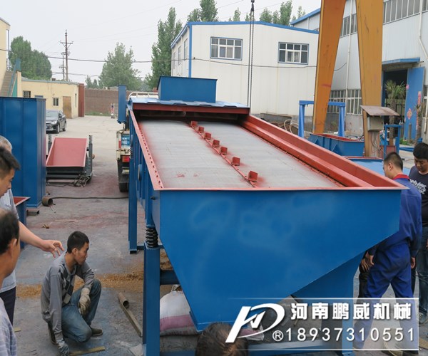 直線振動(dòng)篩拉網(wǎng)式篩網(wǎng)安裝的好處有那些?