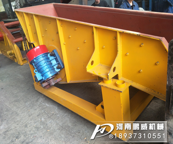 振動(dòng)給料機(jī)不走料是不是和振動(dòng)電機(jī)安裝角度有關(guān)系？