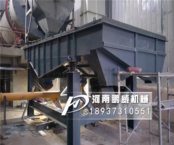 直線振動篩在篩分粉料顆粒度粉料堵網(wǎng)怎么辦？